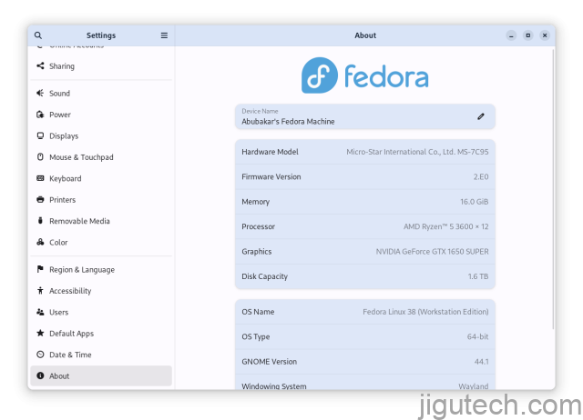 Fedora 设置中的设备名称